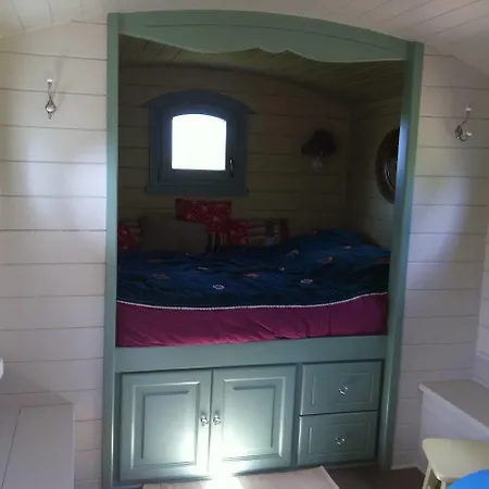 Le Clos Des Hautes Loges Bed & Breakfast 3*