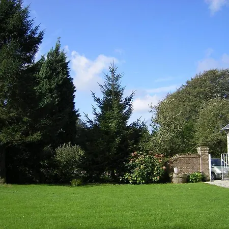 Le Clos Des Hautes Loges Bed & Breakfast 3*