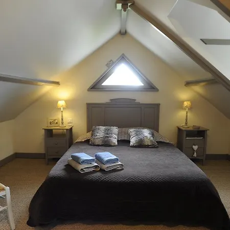 Le Clos Des Hautes Loges Bed & Breakfast 3*