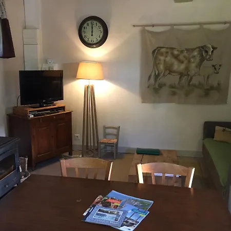 Le Clos Des Hautes Loges Bed & Breakfast 3*
