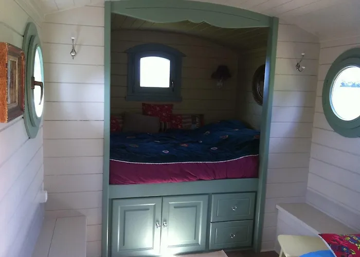 Le Clos Des Hautes Loges Bed & Breakfast 3*