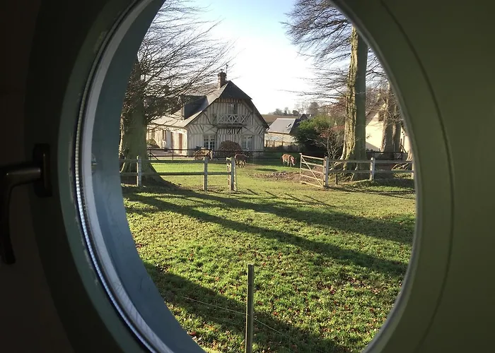 Le Clos Des Hautes Loges Bed & Breakfast 3*